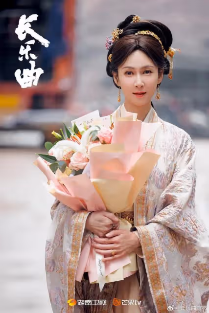 望過去美女,混入一個蛇精臉!