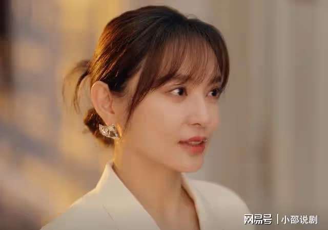 你比星光美麗:韓廷被曾荻下藥,直接撲倒紀星,結局生倆娃太甜蜜
