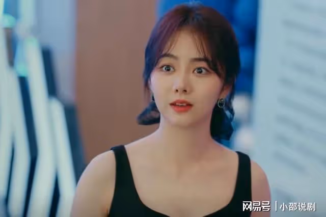 你比星光美麗:韓廷被曾荻下藥,直接撲倒紀星,結局生倆娃太甜蜜