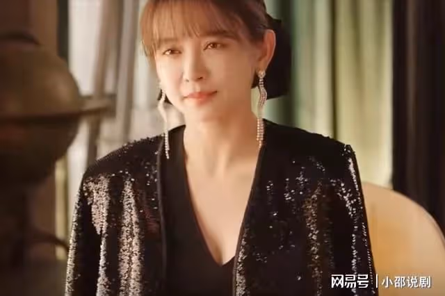 你比星光美麗:韓廷被曾荻下藥,直接撲倒紀星,結局生倆娃太甜蜜