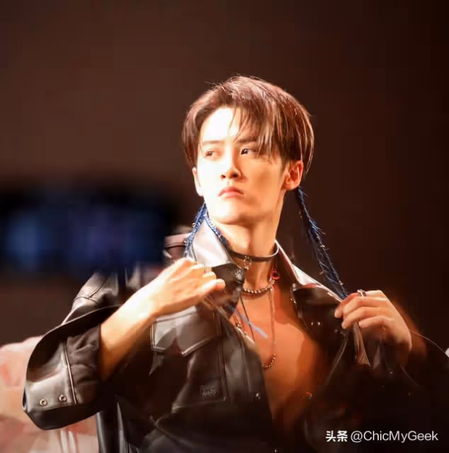 《長相思》他沉寂10年爆紅頂流,內娛初代男團,身高是硬傷!