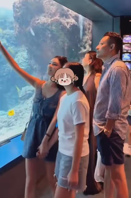 汪小菲一家5口現身,馬筱梅緊牽玥兒似母女,張蘭深V弔帶太吸睛!