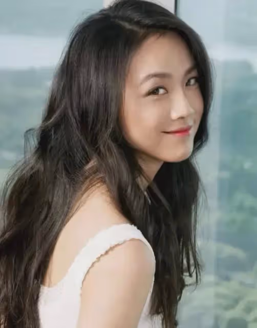 45歲湯唯:結婚10年,已分居不離婚,獨自帶娃種地,讓人羨慕