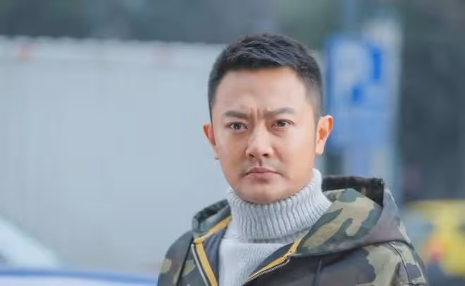 演員印小天:一生事業「毀」在兩個女人手裡,妻子只有臉是真的