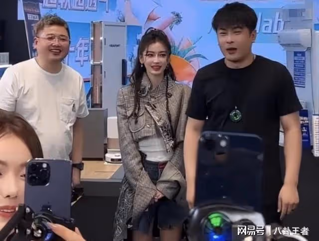 離開黃曉明是個屁!baby直播全程低三下四,被主播罵滾也不敢翻臉