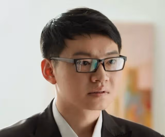 玫瑰故事:送100元手鍊的周士輝,被關芝芝捧成寶,暴露他的內涵
