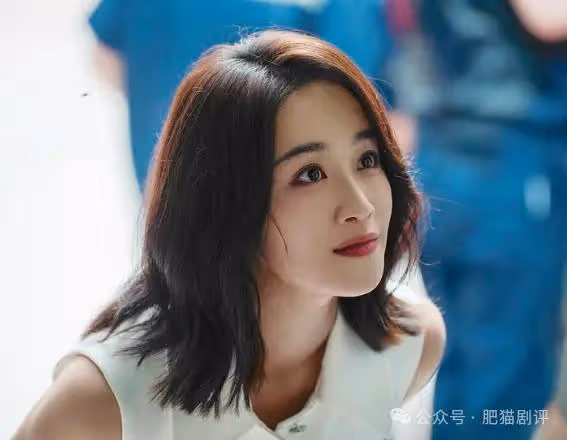 玫瑰故事:送100元手鍊的周士輝,被關芝芝捧成寶,暴露他的內涵