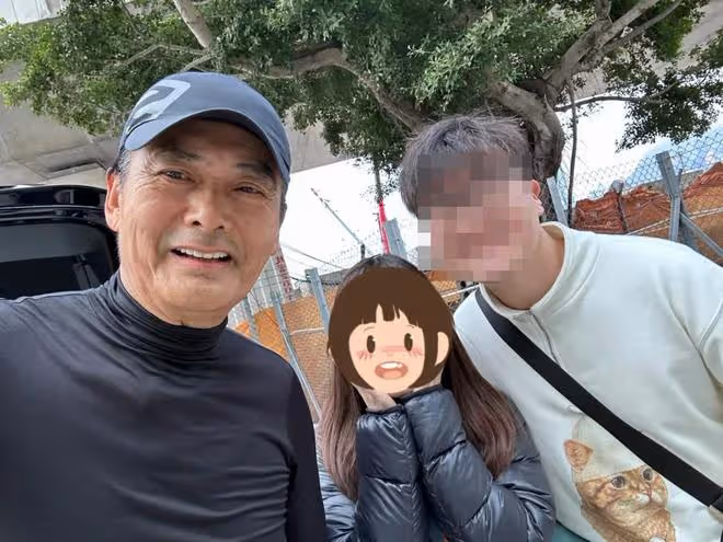 69歲周潤發衰老不少:臉上皺紋明顯,堅持跑步和跑友一起打卡