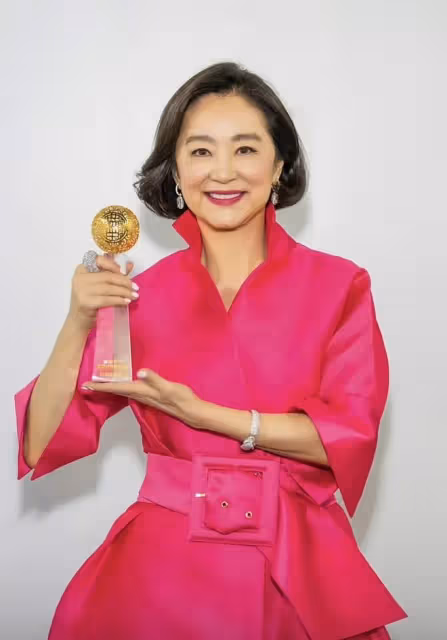 劉曉慶又被罵慘了,73歲還想演「妲己」,她們的不服老真尷尬