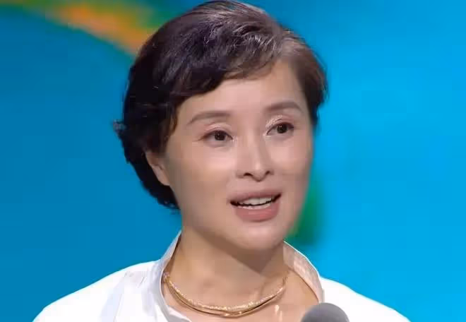 劉曉慶又被罵慘了,73歲還想演「妲己」,她們的不服老真尷尬