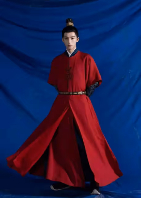22歲知名男星被曝翻車,改年齡玩得花,工作室回應了