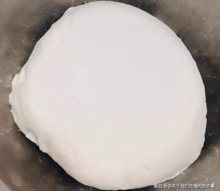 這才是韭菜盒子正確做法,皮薄餡多,香味濃郁,一次吃5個不嫌多
