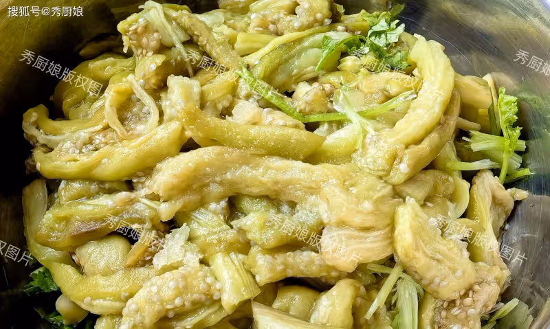 黃瓜苦瓜靠邊站,夏天多吃這菜!全身是寶,隨手一拌,營養又美味