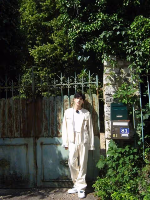 《中餐廳8》全員合照曝光!虞書欣給姜妍黃曉明等拍寫真