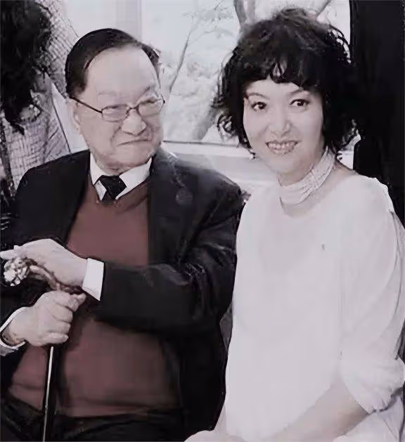 23年相濡以沫敗給23歲的小三,兒子自殺後,她讓小三付出代價