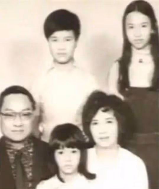 23年相濡以沫敗給23歲的小三,兒子自殺後,她讓小三付出代價