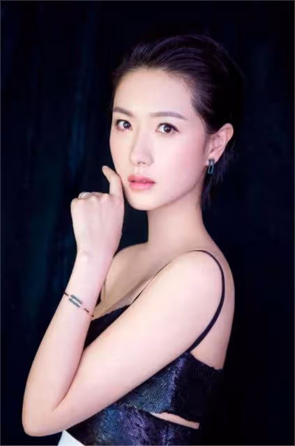 萬茜自曝上學時沒人追,看清她的學生照後,網友:自帶顏值Buff