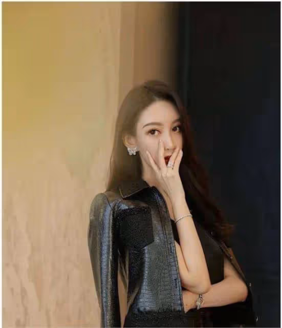 老牛再吃嫩草!黃曉明快樂又回來了,小十四歲女友確實優秀