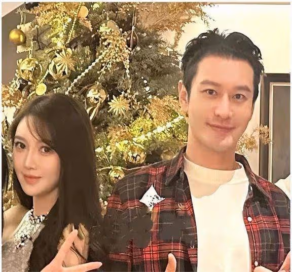 老牛再吃嫩草!黃曉明快樂又回來了,小十四歲女友確實優秀