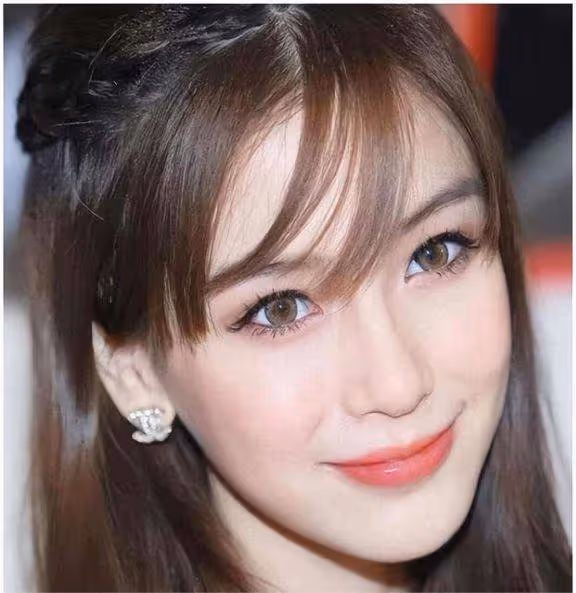 老牛再吃嫩草!黃曉明快樂又回來了,小十四歲女友確實優秀