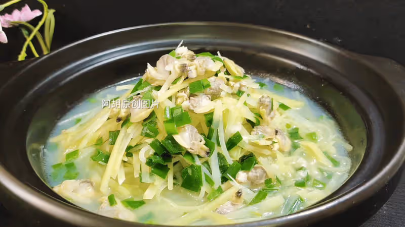 夏天特饞這道菜,湯汁多好下飯!三種菜燉出一鍋鮮,便宜好做,一口喚醒好食慾