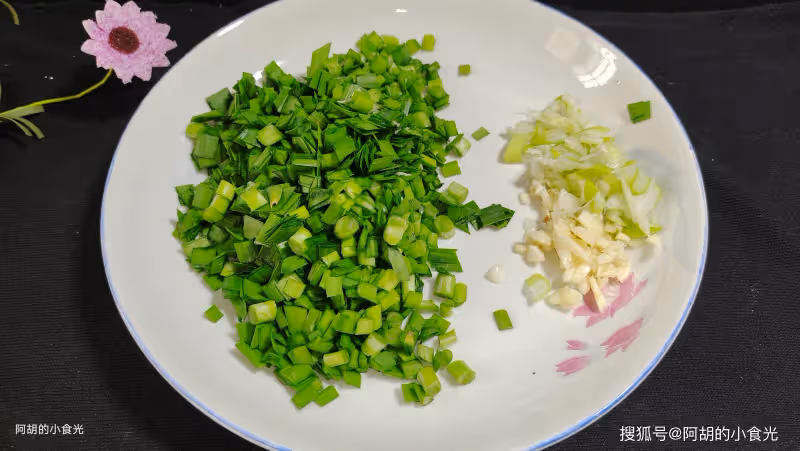 夏天特饞這道菜,湯汁多好下飯!三種菜燉出一鍋鮮,便宜好做,一口喚醒好食慾