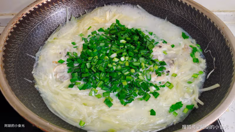 夏天特饞這道菜，湯汁多好下飯！三種菜燉出一鍋鮮，便宜好做，一口喚醒好食慾