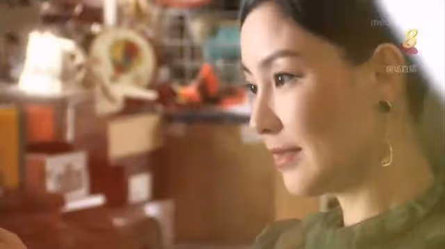 還記得《倚天屠龍記》里的「小昭」嗎?如今年過半百依然時尚猶存