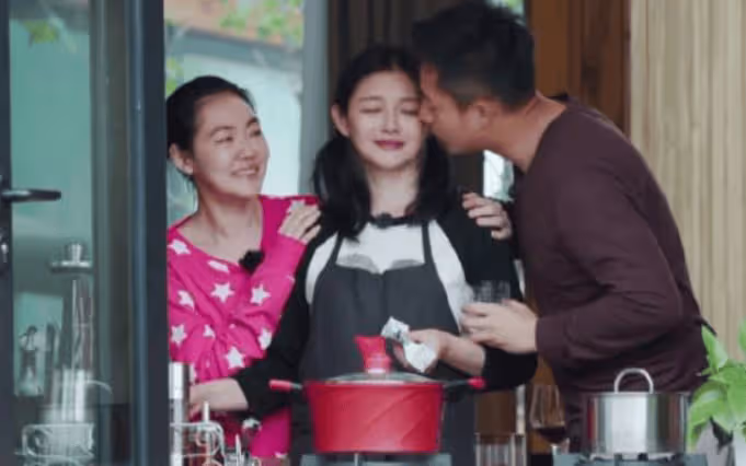 小s提到汪小菲就翻白眼,透露大s不想復出,炫耀自己有三個搖錢樹
