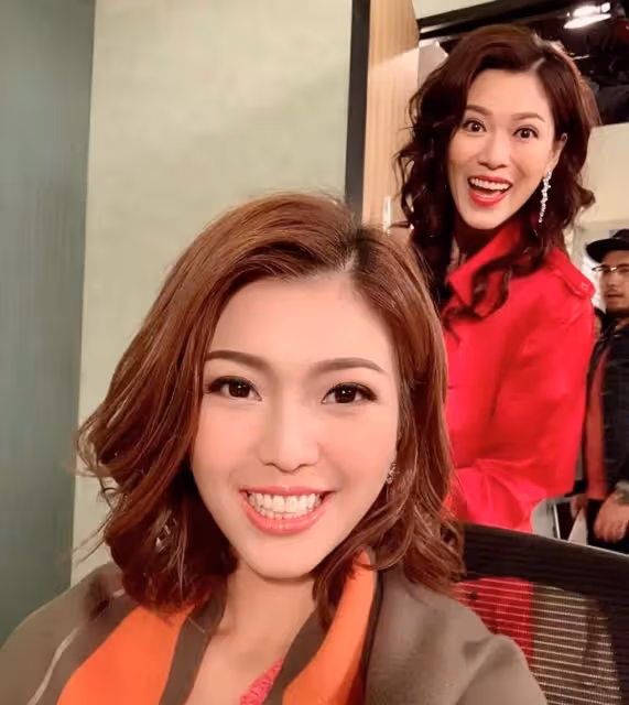 恭喜!TVB女星結婚!患胃癌男星老公當眾單膝下跪求婚,激動到大哭