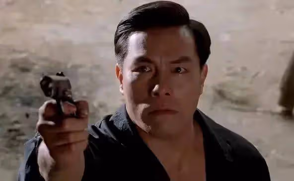 他曾是與李小龍媲美的武打明星,史泰龍的動作指導,全世界徒子徒孫有20萬人