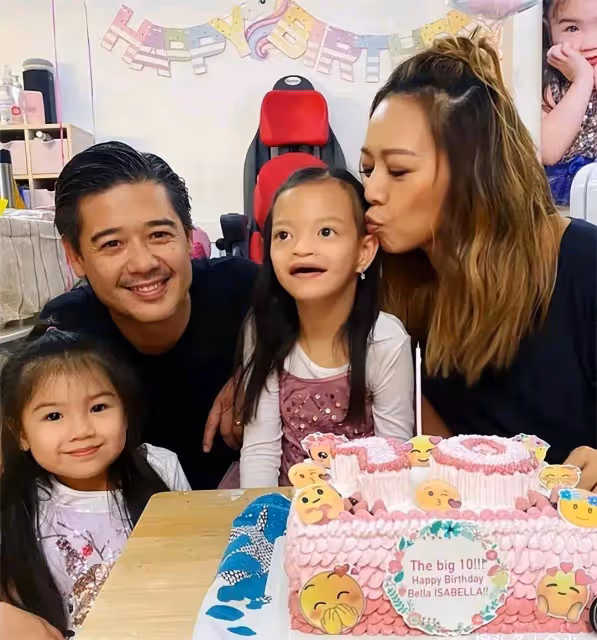 TVB前花旦帶女兒出遊,大女兒患罕見病曾被斷言活不過兩歲,老公是胡杏兒前男友