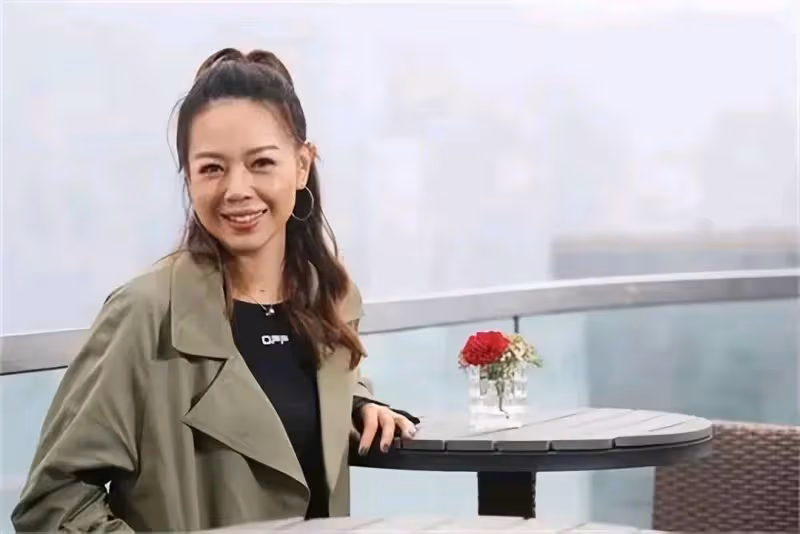 TVB前花旦帶女兒出遊,大女兒患罕見病曾被斷言活不過兩歲,老公是胡杏兒前男友