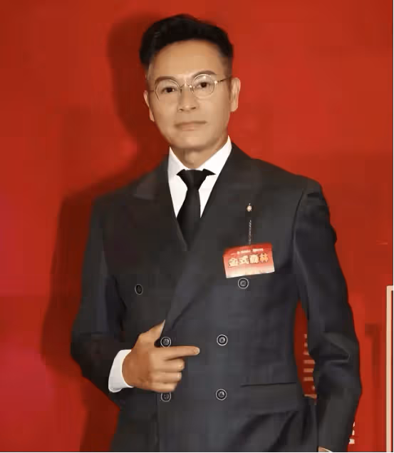 TVB三屆視帝被疑離婚後心情鬱悶,原來是烏龍,回歸挑戰新劇,被贊狀態回春
