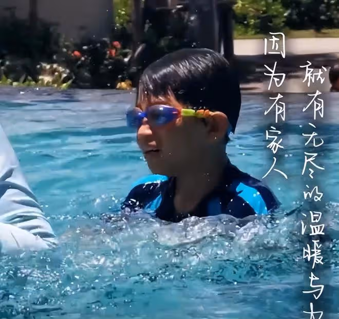 箖兒朝奶奶張蘭吐口水,大S對兒女的管教要加強,需要重視