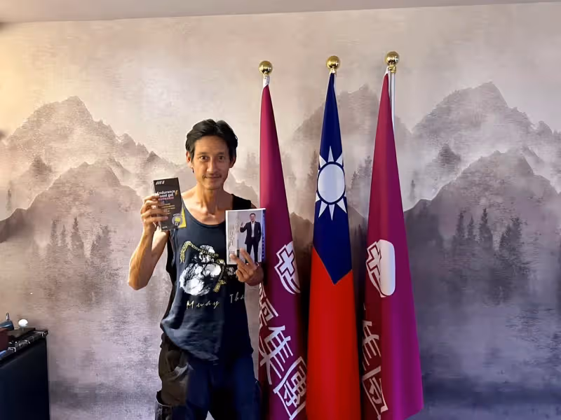 獨家｜唐治平找到新工作！訪愛爾麗常如山切磋拳術　獲聘當「泰拳教練」