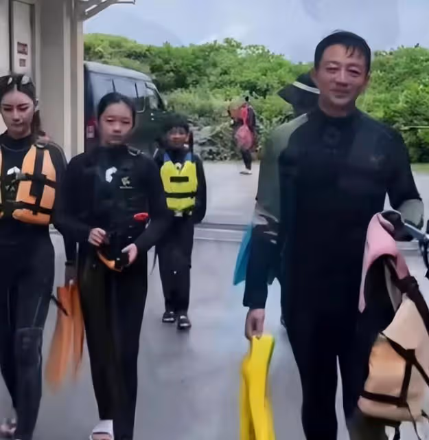 汪小菲帶孩子潛水,玥兒正面照很漂亮,像大S和汪小菲的合體