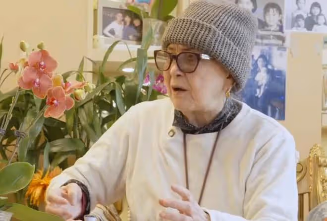 李玟逝世一周年:87歲李媽媽淚目出鏡,甄妮分享和COCO合影