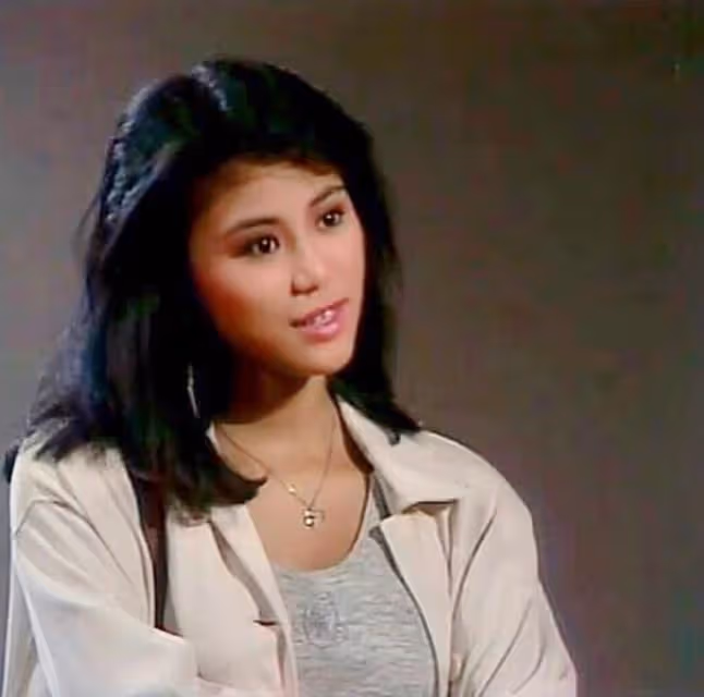 性感香港女星再向前男友示愛!大曬甜美合照!稱分手24年還沒放下!