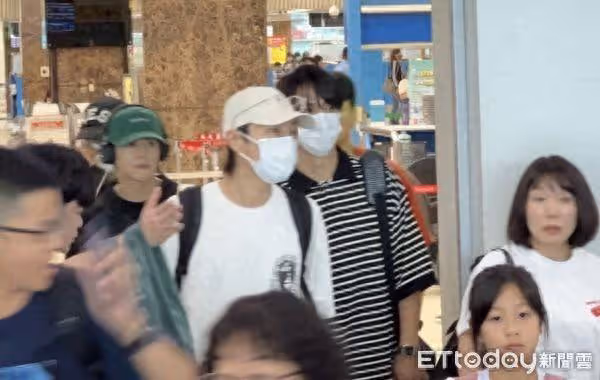 直擊/輝人甜笑降臨高雄❤️ Highlight、Xiumin、Chen一到全場暴動