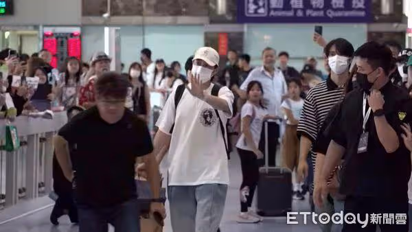 直擊/輝人甜笑降臨高雄❤️ Highlight、Xiumin、Chen一到全場暴動