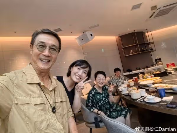 胡歌結婚1年「和老婆同框照」沖熱搜! 夫妻疑現蹤港星聚會緊貼