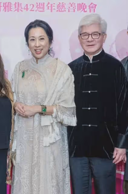 同樣是霍家兒媳，郭晶晶和霍啟剛媽媽，活成了豪門闊太相反的樣子