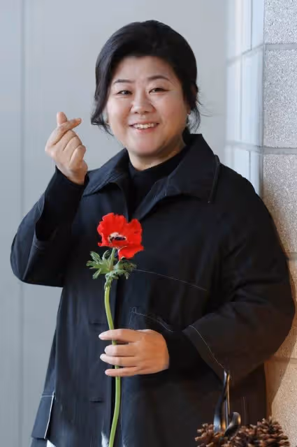 韓劇最強演員李姃垠:年過五十才爆紅,歷經愛情長跑選擇單身