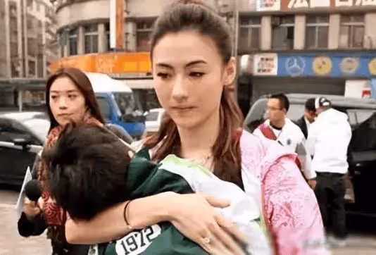 難怪張柏芝不敢再婚 !原來都是謝賢搞的鬼, 謝霆鋒被質疑三胎生父真相曝光