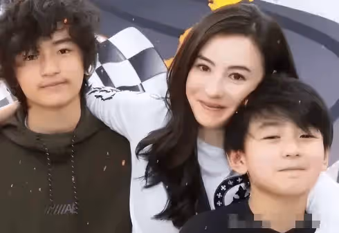 王菲怒了!不滿張柏芝捆綁謝霆鋒,曝第三胎生父身份?張柏芝一句話澄清