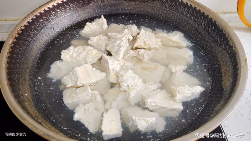 豆腐遇到它,才知道什麼是絕配!一炒一燜盡享好味,一口引爆食慾、超下飯