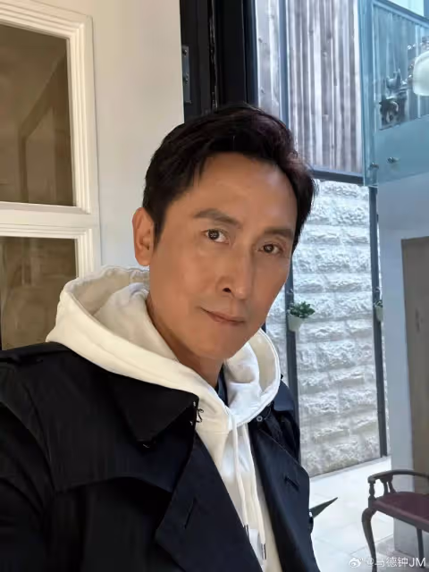 TVB知名視帝太自律！生日還吃減脂餐，56歲皮膚緊緻近乎零毛孔