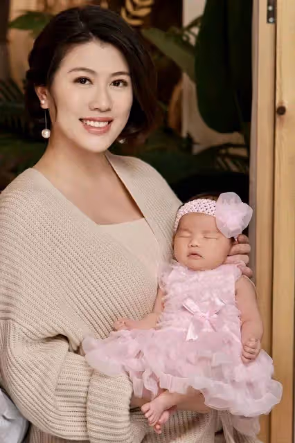 TVB前金牌綠葉被曝已結婚生女,父親是黃子華司機,母親曾極力反對