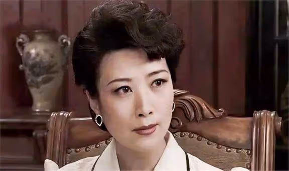 國家一級演員」,身材傲人長相佳,至今零緋聞,61歲孑然一身
